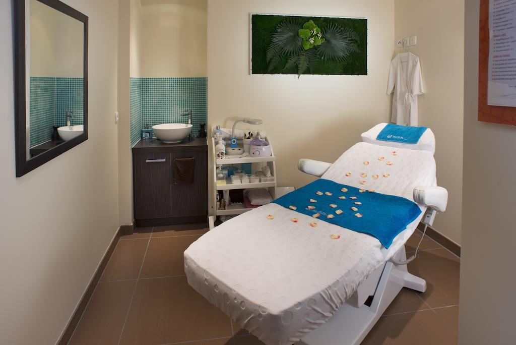 Domitys Le Jardin D'Eole Aparthotel Lanester Exteriör bild